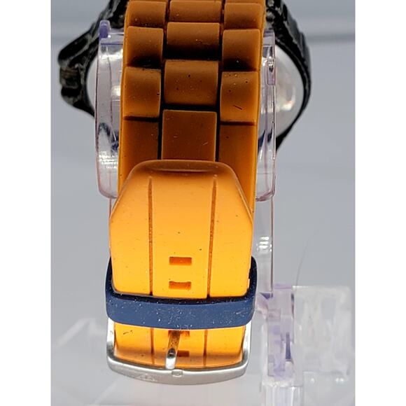 Retro Swiss Hunter Chronograph Watch - Vintage Vibes with Modern Function - Picture 7 of 8